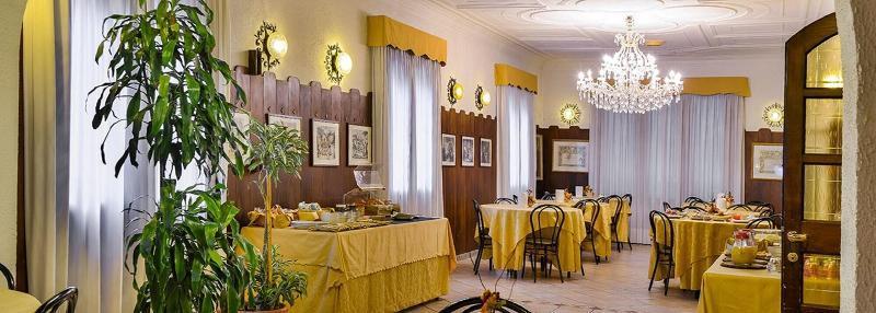 Hotel Don Abbondio Lecco Exterior foto