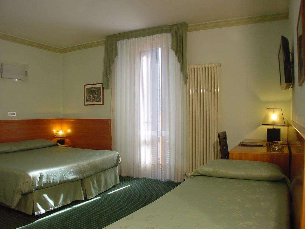 Hotel Don Abbondio Lecco Quarto foto