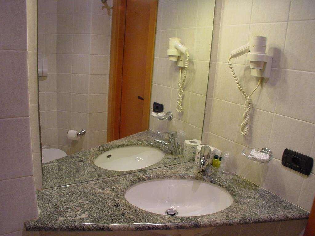 Hotel Don Abbondio Lecco Quarto foto